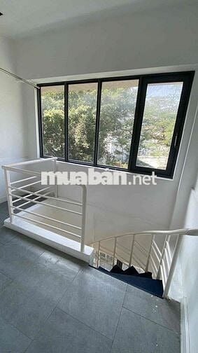 mặt tiền cư xá bắc hải Quận 10 - 4 tầng 3 phòng 3 wc + 14 Triệu/ tháng