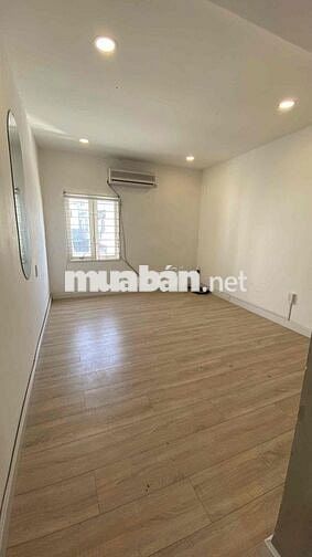 mặt tiền cư xá bắc hải Quận 10 - 4 tầng 3 phòng 3 wc + 14 Triệu/ tháng