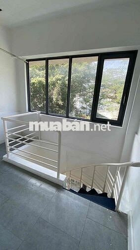 mặt tiền cư xá bắc hải Quận 10 - 4 tầng 3 phòng 3 wc + 14 Triệu/ tháng