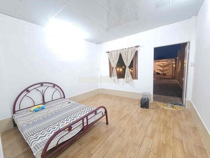 nhà vườn hiện đại. mới keng. tân hiệp Hóc Môn.