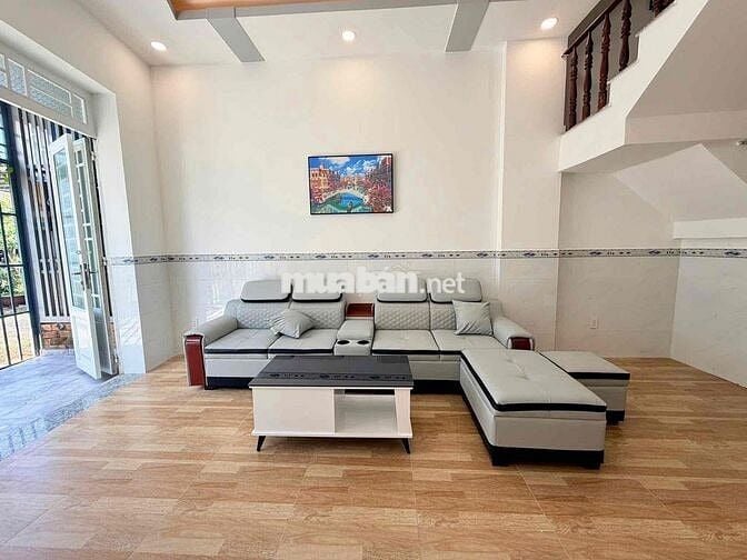 🟢Chủ gửi   Giá 2ty 390 thương lượng.  Tặng nội thất cơ bản  nhà đường