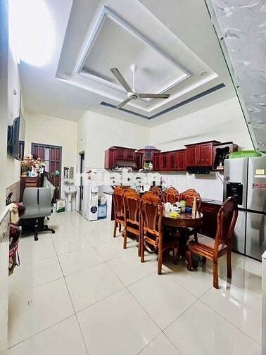 Bán nhà sổ riêng dĩ an giá 3ty9