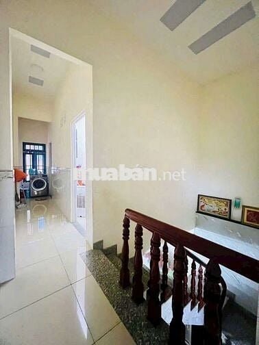 Bán nhà sổ riêng dĩ an giá 3ty9