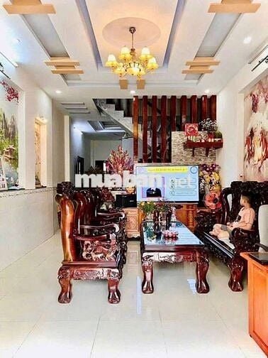 Bán nhà sổ riêng dĩ an giá 3ty9