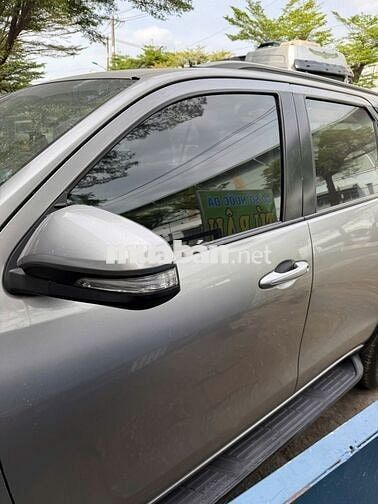 Toyota Fortuner 2017 Bạc