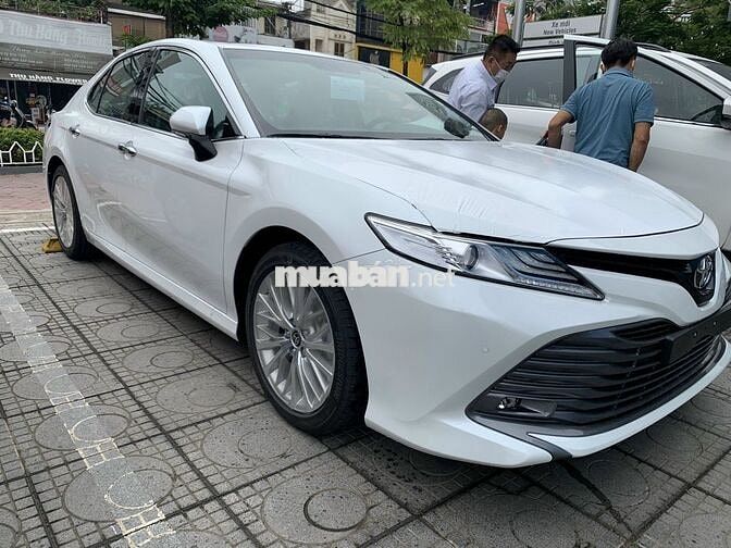 Toyota Camry 2021 2.5Q - 70000 km