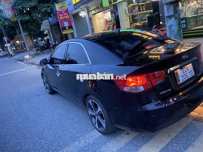 Kia Forte SLI số tự động màu đen