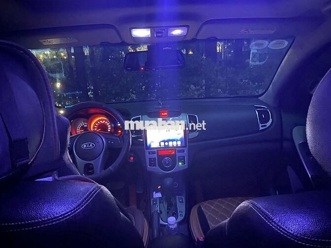 Kia Forte SLI số tự động màu đen