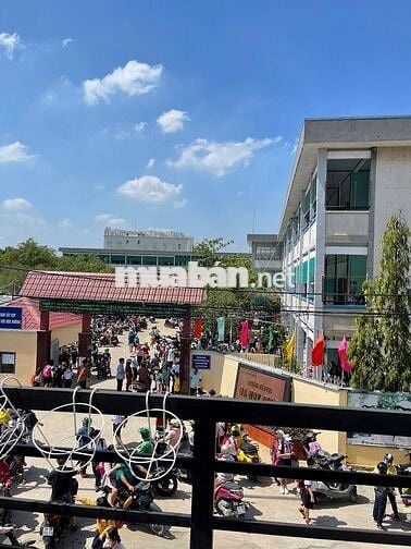 Nhà 2 mặt tiền đối diện trường Tiểu học Hà Huy Giáp Quận 12