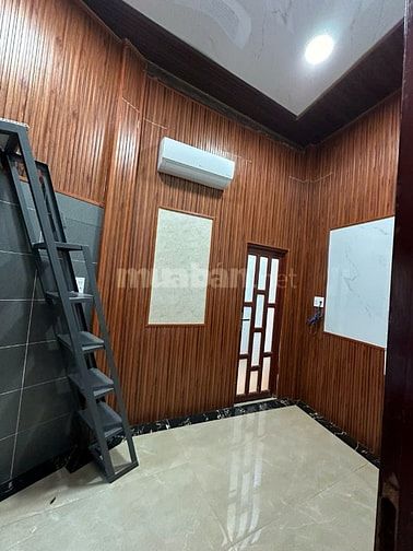 Cho thuê nhà mặt tiền Nguyễn Tiểu La , P.5, Q.10 giá 15tr