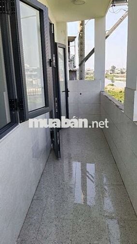 Nhà nhỏ view đẹp rộng rãi thoáng mát