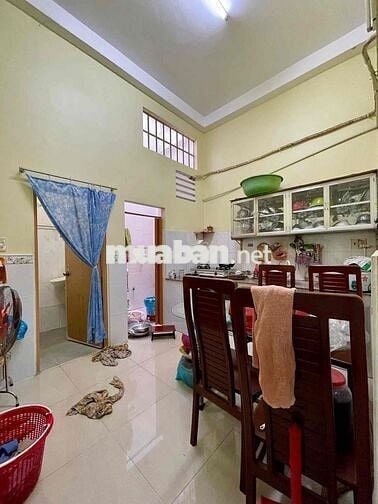 BÁN GẤP NHÀ 1 TRỆT 1 LẦU GIÁ 1TỶ35 Ở BÌNH CHÁNH - THÀNH PHỐ HỒ CHÍ MIN