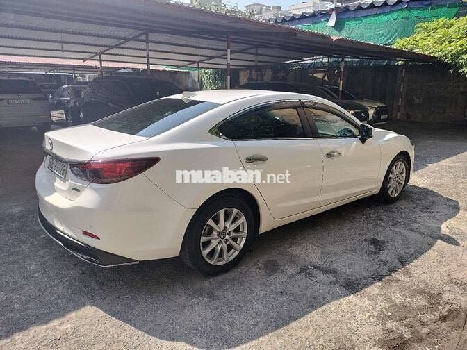 Mazda 6 2017 2.0 Trắng 100.000 km