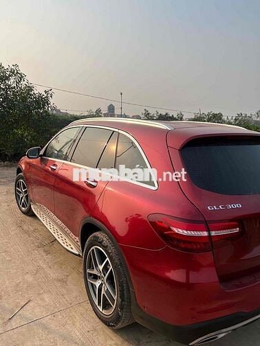 Mercedes-Benz GLC 300 4Matic 2017 Đỏ