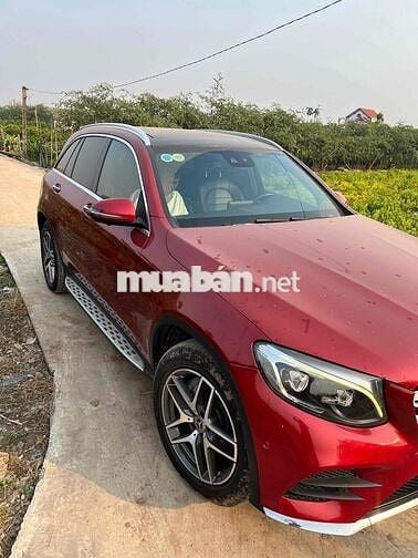 Mercedes-Benz GLC 300 4Matic 2017 Đỏ