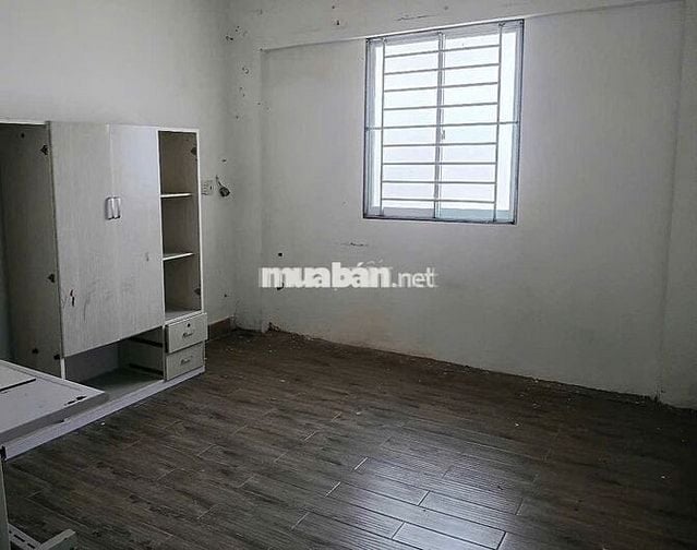 Cần cho thuê gấp kho ở Đường Đào Trí diện tích 526m2 có pccc