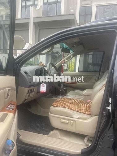 Toyota Fortuner 2010 số Tự Động