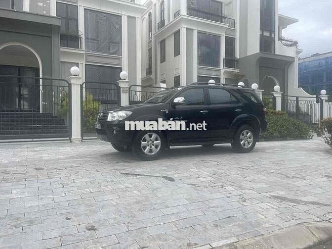 Toyota Fortuner 2010 số Tự Động