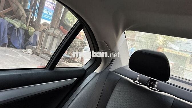 Mercedes-Benz C200 2011 Đỏ