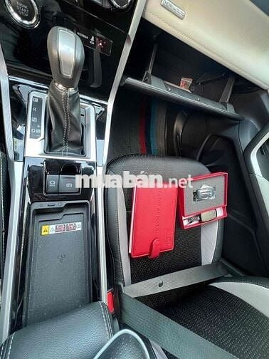 Toyota Veloz 2025 Top 20764 km Bạc