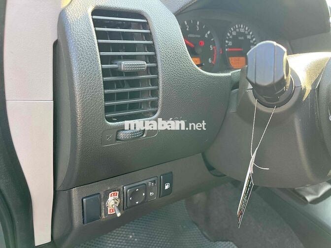 Nissan Navara 2011 2.5 MT 2 cầu