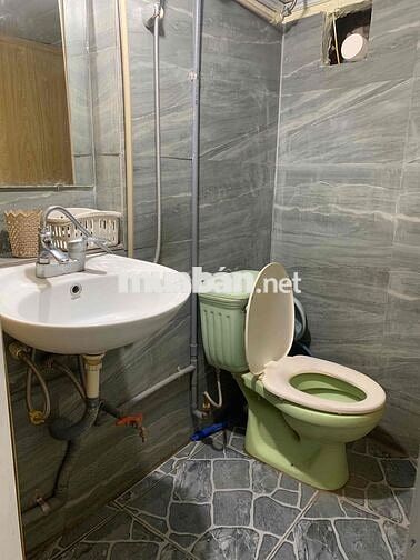 cho thuê nhà ngõ giếng mứt phòng khép kín