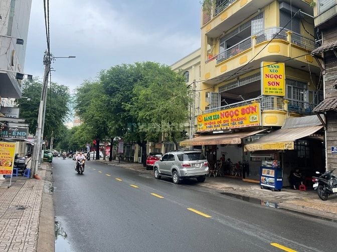 Tin thật 100% Bán nhà MT Ngô Quyền Q5 DT 5,2 x 17 HĐT 90 tr giá 25 tỷ