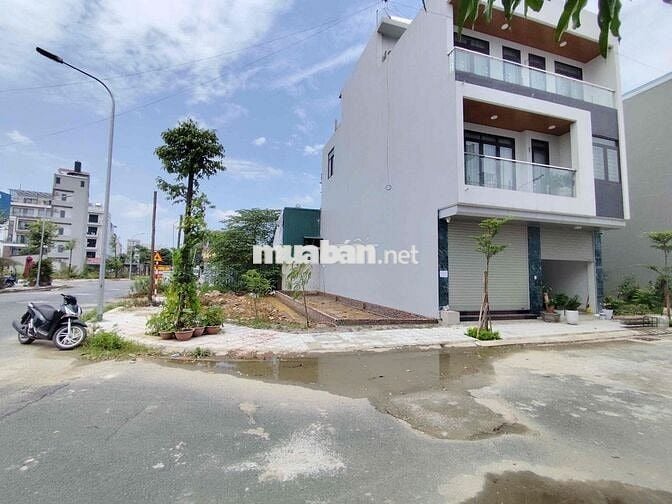 Đất 2 mặt tiền phía sau chợ Bàu Bàng , Sổ Hồng Riêng , hợp để đầu tư