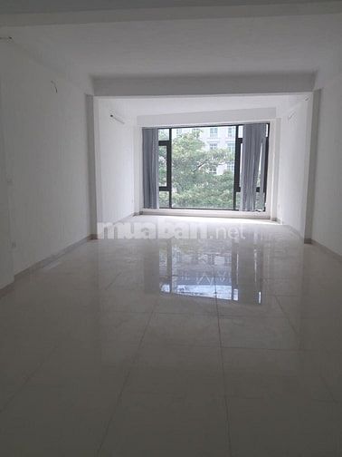 Cho thuê 68m2 x 4 tầng mặt đường Mễ Trì đối diện The Manor