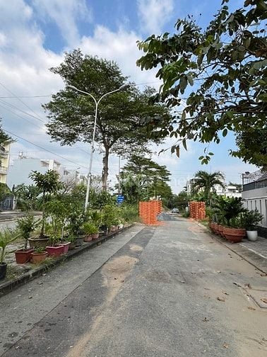 Cho thuê kho , mặt đường 659 , p Phước Long B Đ. Đỗ Xuân Hợp . KDC Hoà