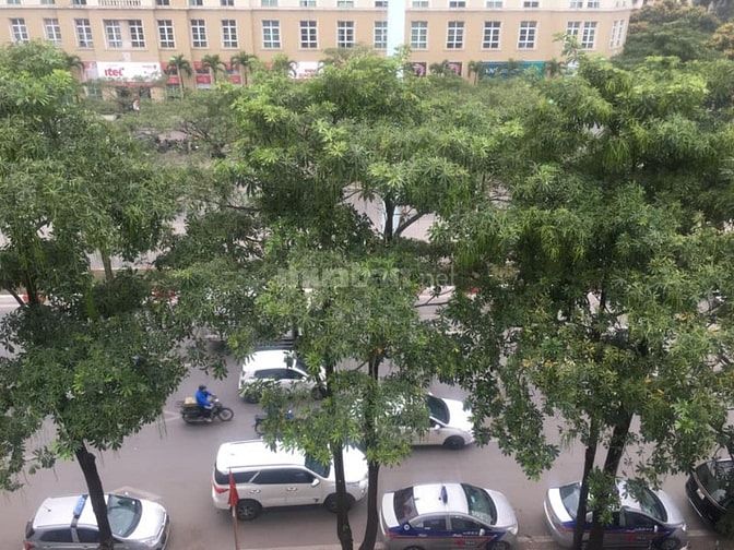 Cho thuê 68m2 x 4 tầng mặt đường Mễ Trì đối diện The Manor