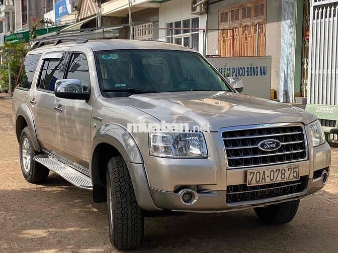 Ford Everest 2008 số sàn màu Vàng cát
