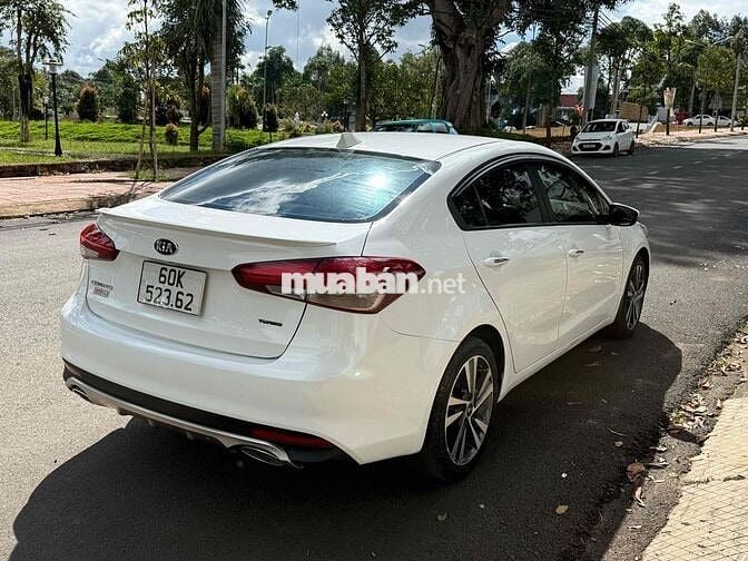 Kia Cerato 2018 1.6 MT - 79 km