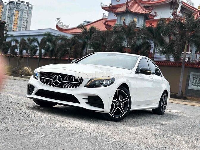 Mercedes Benz C Class 2019 C300 AMG - 70000 km