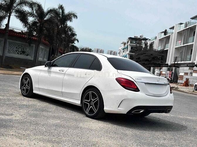 Mercedes Benz C Class 2019 C300 AMG - 70000 km