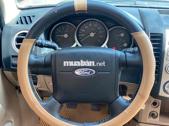 Ford Everest 2008 số sàn màu Vàng cát