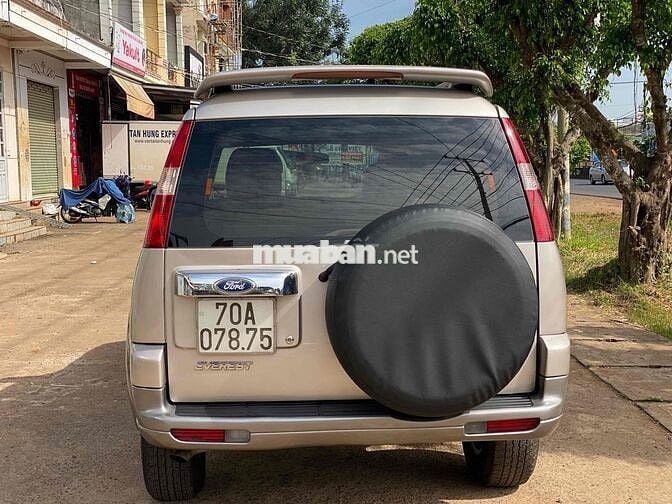 Ford Everest 2008 số sàn màu Vàng cát