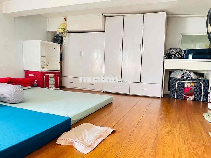 căn hộ tập thể có gác lửng nguyễn công trứ trung tâm quận 1