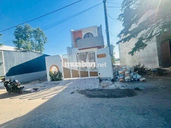 NHÀ ĐEP MỚI 100% ĐƯỜNG NHỰA ÔTÔ ,1 TRỆT 1 LẦU KHU DÂN CƯ P8 (NAY P. TÂ