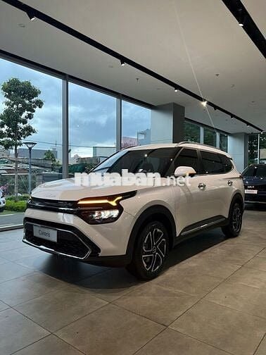 KIA CARENS LUXURY 2025