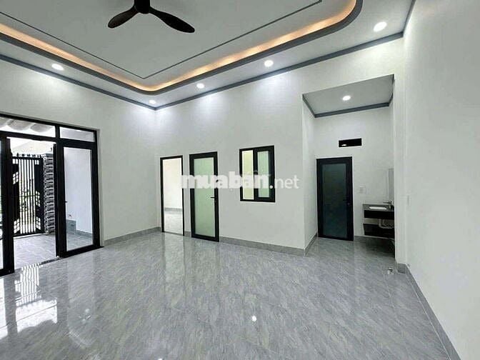 Bán nhà cấp 4 SHR , dt 108m2 MT 6m đường Huỳnh Bá Chánh giá 750triệu