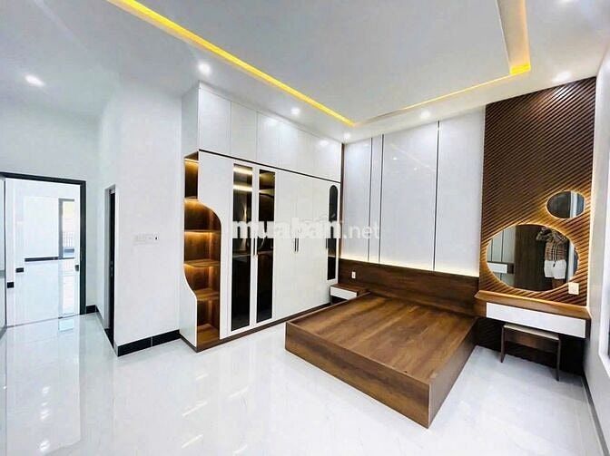 THANH LÍ PHÁT MÃI NHÀ 1 TRỆT , 1 LẦU , SHR , GIÁ TỐT .