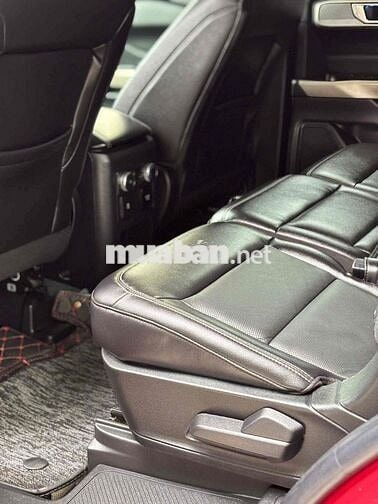 Ford Explorer Đỏ 7 chỗ SUV