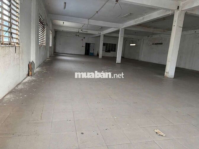 CHO THUÊ KHO 1200M2 ( TRỆT+2 LẦU+ THANG TẢI HÀNG) TRỐNG SUỐT CON40F