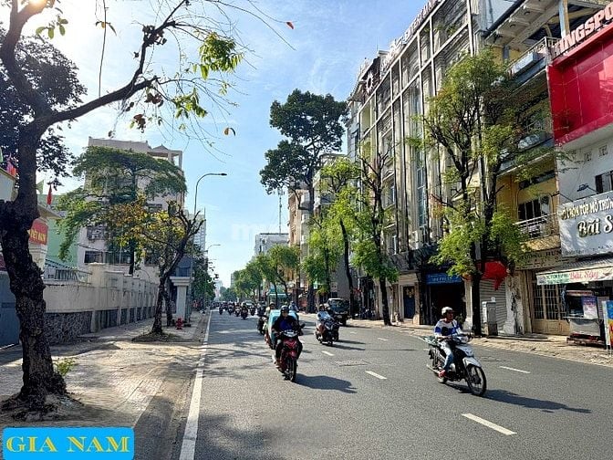 BÁN NHÀ MẶT TIỀN : 560 NGUYỄN TRÃI - P. 8 - Q. 5 - TPHCM