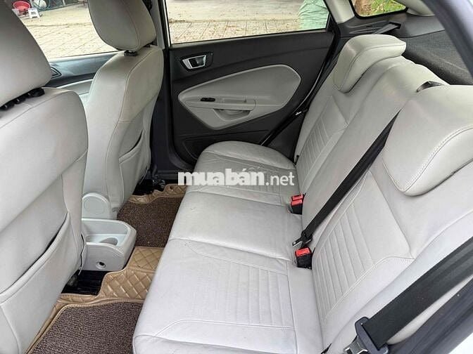 ford fiesta sản xuất 2018 AT titaninum