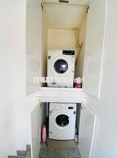 Phòng 20m View Hồ Riêng Tầng Mới Đẹp Giá Chỉ 4x