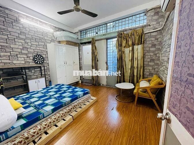 thuê nhà tầng 1 Mặt tiền Nguyễn Hồng Đào 2pn 2wc, giá 4tr