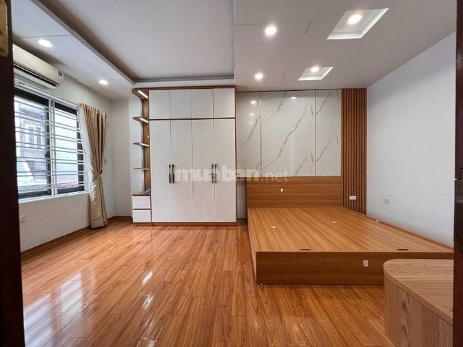 Chính chủ bán nhà ko qua sàn phân lô ô tô tránh 35m2 3t nhỉnh 10 tỷ