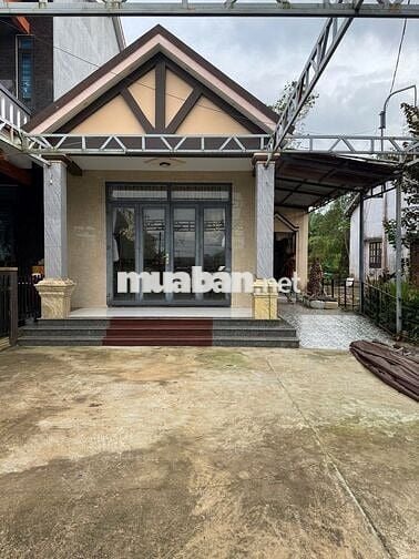 Cần bán nhà vườn diện tích rộng